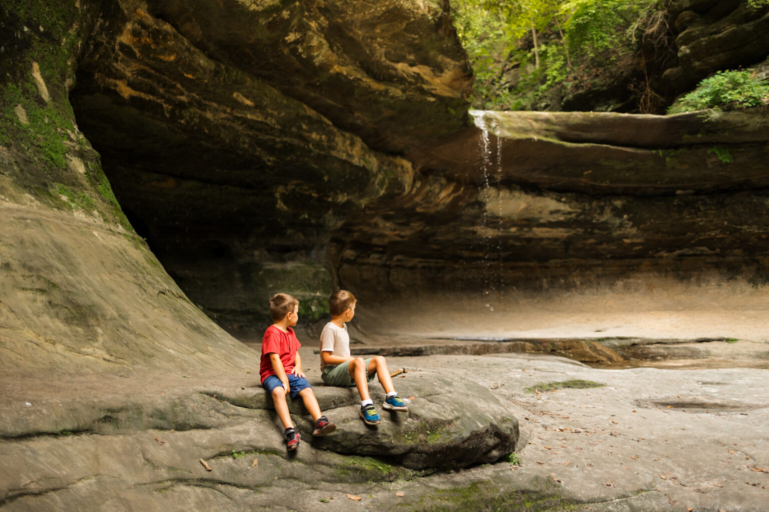 Starved Rock State Park: Hiking Canyons with Kids - Garriotts on The Go